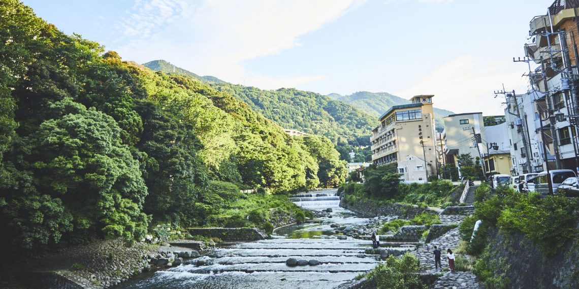 チェックイン前に湯本の街をあちこち散策（イメージ）