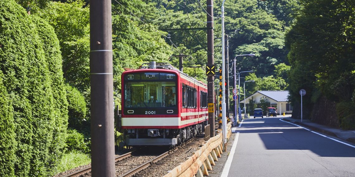 登山電車でウロウロ（イメージ）