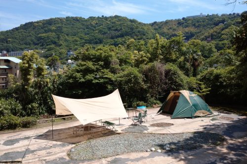 SHION ATAMI CAMP！　シオン熱海キャンプ場（テント設置イメージ）