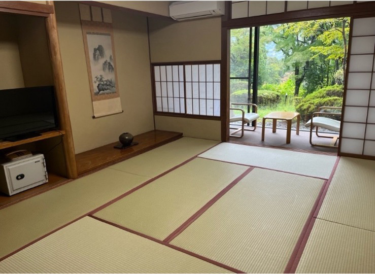 104号室